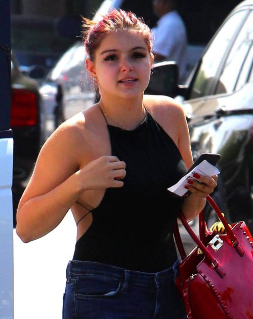 Ariel Winter in a Sleeveless Black Top Stills Out in Beverly Hills 5