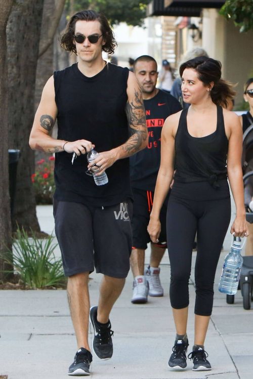 Ashley Tisdale and Christopher French Heading to a Gym in Studio City Photos 7