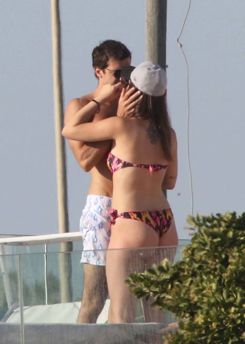 Aurora Ramazzotti and Goffredo Cerza Stills at a Pool in Fregene 4