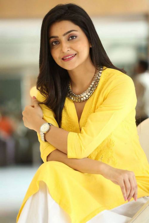 Avantika Photoshoot in Yellow Dress Images 5