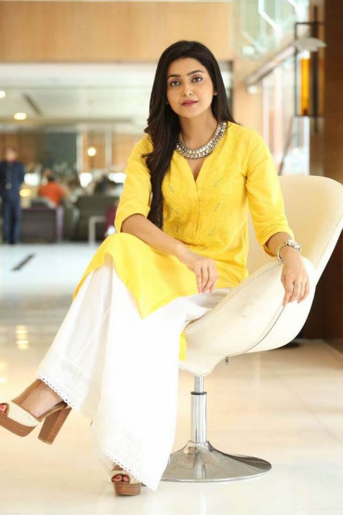 Avantika Photoshoot in Yellow Dress Images 6