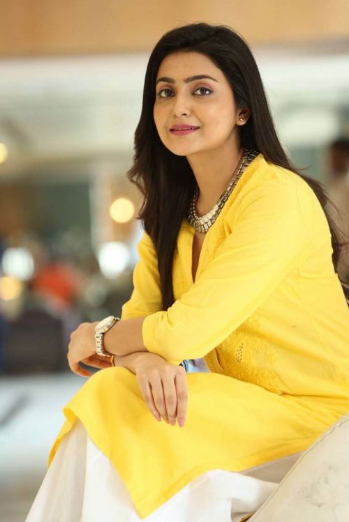 Avantika Photoshoot in Yellow Dress Images 7