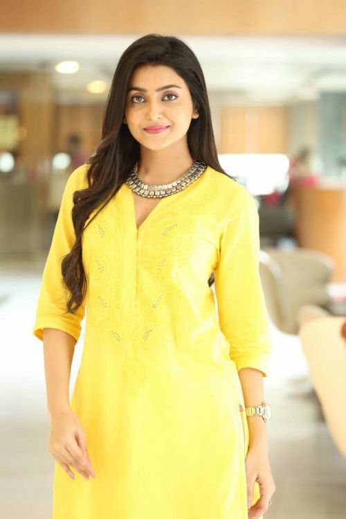 Avantika Photoshoot in Yellow Dress Images 16