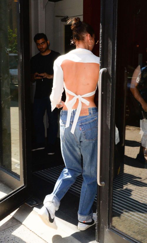 Bella Hadid Stills in Jeans Leaves Her Apartment in New York 5