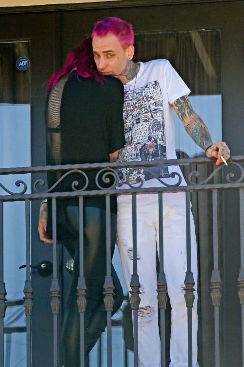 Bella Thorne and Her Boyfriend Rapper Blackbear on the Balcony of Their Hotel in Los Angeles 3