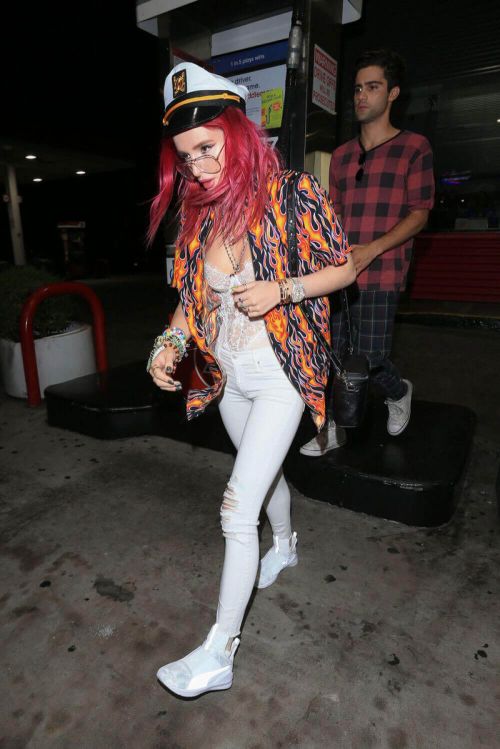 Bella Thorne Stills Out and About in Los Angeles Images 2