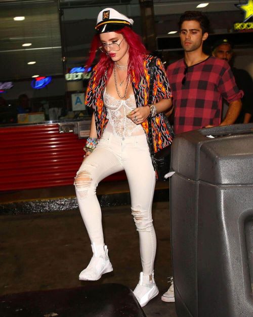Bella Thorne Stills Out and About in Los Angeles Images 10