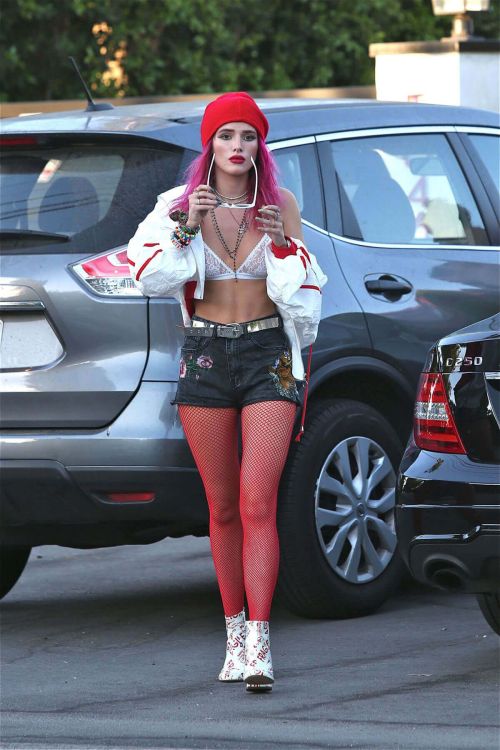 Bella Thorne Stills Out and About in Los Angeles Images 5
