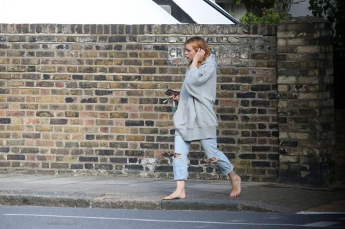 Billie Piper Stills Out and About in London 4