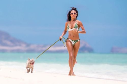 Candace Smith in Bikini at a Beach in Lanikai Photos 4