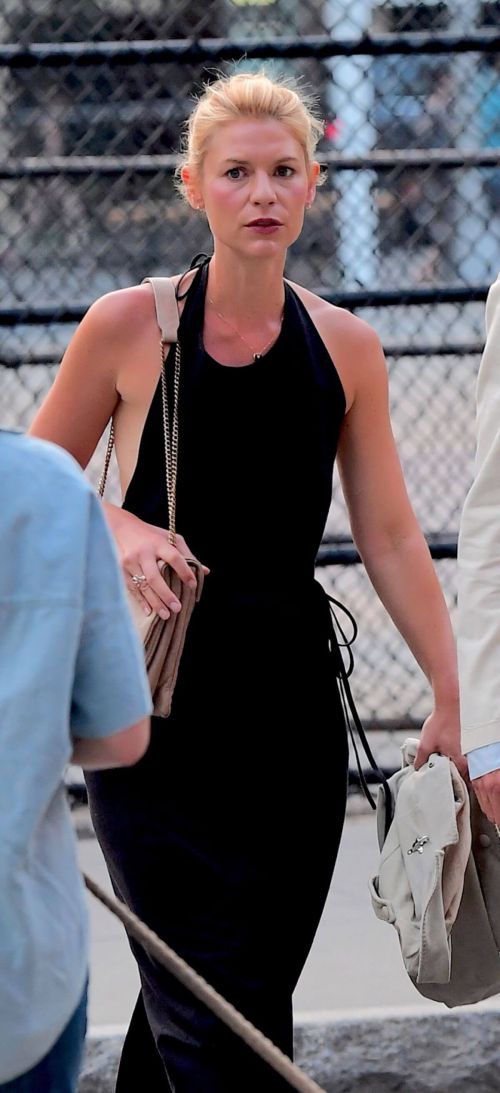 Claire Danes Stills Out and About in New York 4