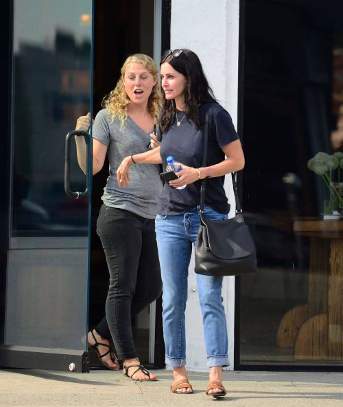 Courteney Cox Stills Out and About in Beverly Hills 6