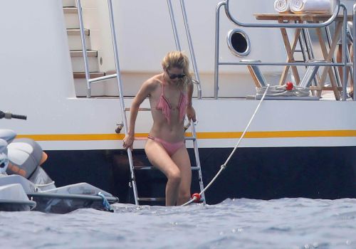 Doutzen Kroes in Bikini on a Yacht in France Photos 2