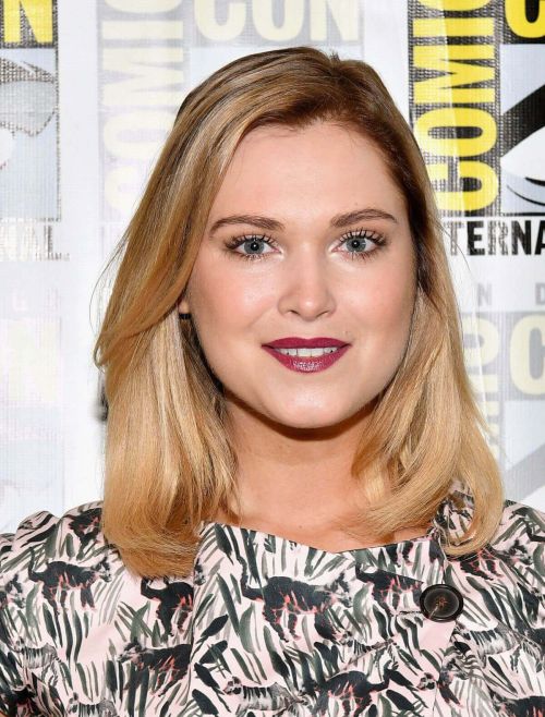 Eliza Taylor at The 100 Press Line at Comic-con in San Diego Images 1