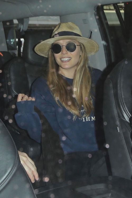 Elizabeth Olsen Stills at Los Angeles International Airport 13