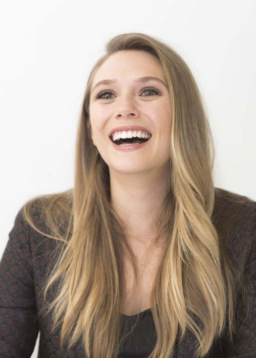 Elizabeth Olsen Stills at Wind River Photocall in Los Angeles 9