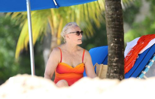 Glenn Close Stills Paddleboarding in Barbados 8