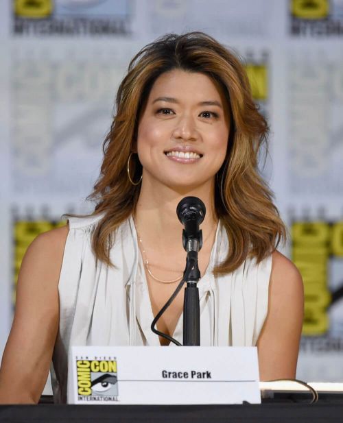 Grace Park Stills at Battlestar Galactica Reunion Panel at Comic-con in San Diego 5