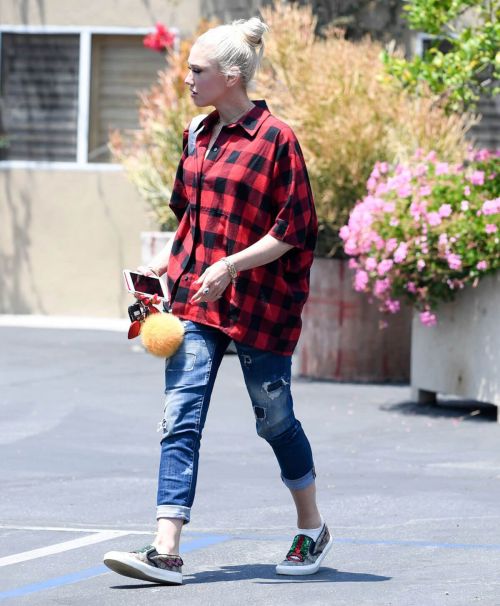 Gwen Stefani Stills Out in Los Angeles 2