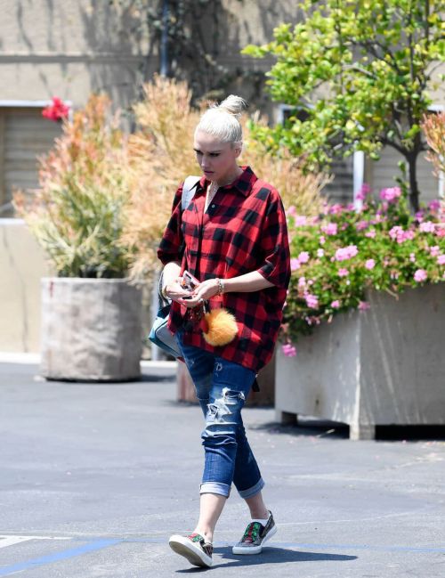 Gwen Stefani Stills Out in Los Angeles 6