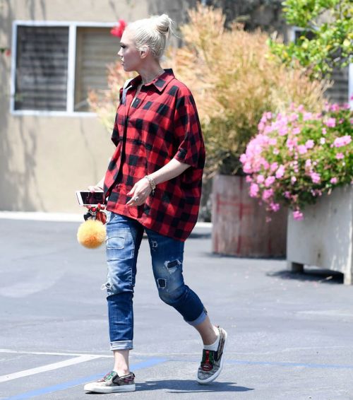 Gwen Stefani Stills Out in Los Angeles 9