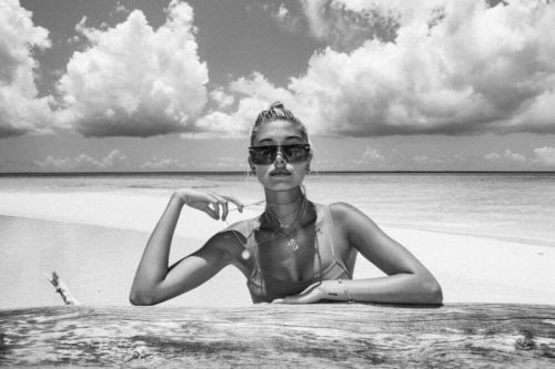 Hailey Rhode Baldwin Photoshoot for Vogue Bahamas Travel Diary 4