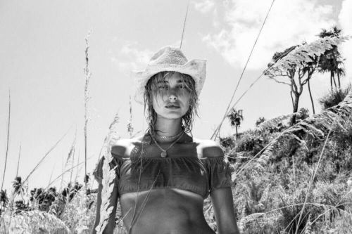 Hailey Rhode Baldwin Photoshoot for Vogue Bahamas Travel Diary 7