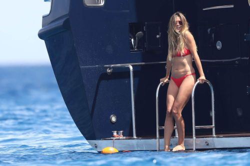 Heidi Klum in Bikini at a Yacht in Saint Tropez Photos 3