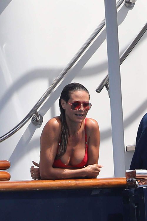 Heidi Klum in Bikini at a Yacht in Saint Tropez Photos 16