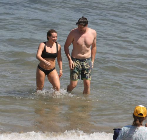 Hilary Duff Stills in Bikini at a Beach in Malibu 8