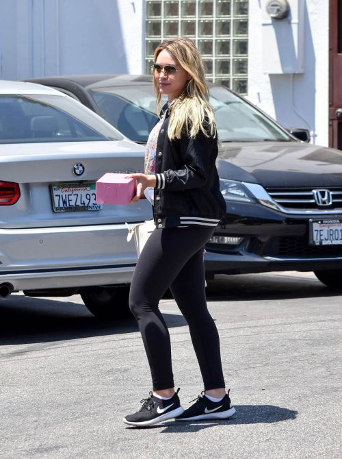 Hilary Duff Stills Out and About in Los Angeles 7