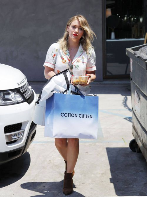 Hilary Duff Stills Out Shopping in Beverly Hills 5