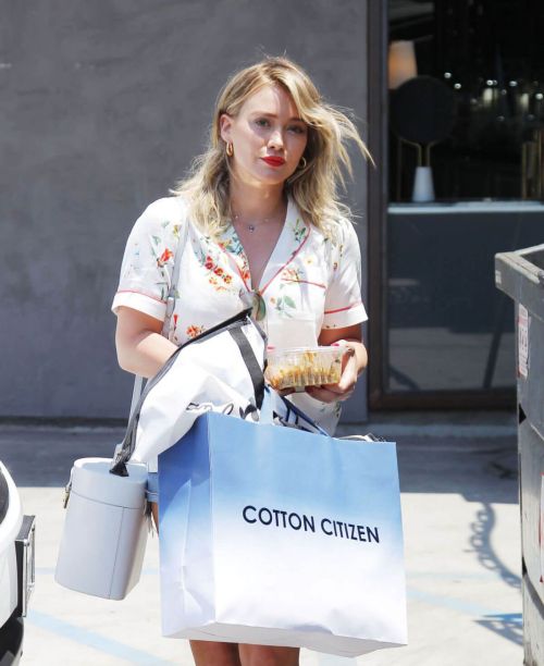 Hilary Duff Stills Out Shopping in Beverly Hills 7