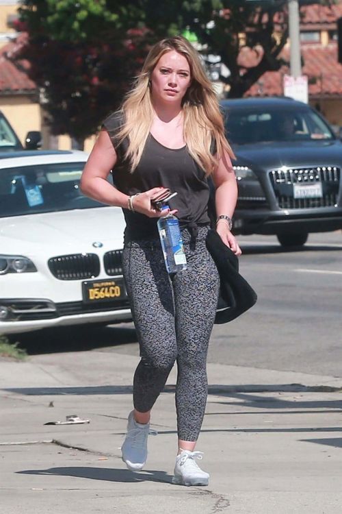 Hilary Duff in Tights Heading to Pilates Class in Sherman Oaks Photos 1