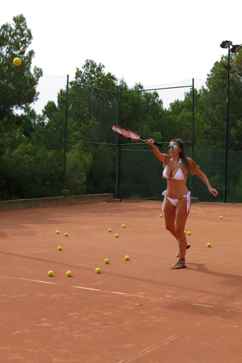 Imogen Thomas Stills in Bikini Playing Tennis in London 4