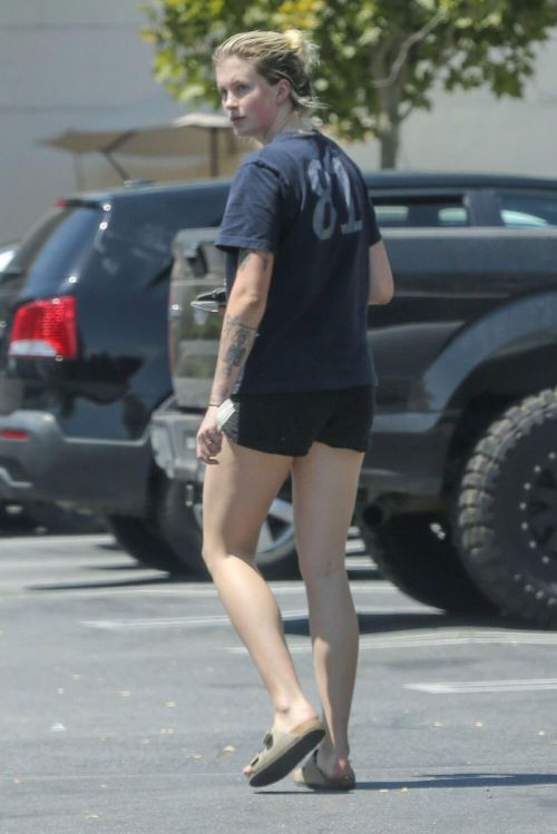 Ireland Baldwin Stills Out and About in Calabasas 5