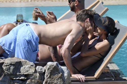 Izabel Goulart and Kevin Trapp Stills on Holiday in Mykonos 3