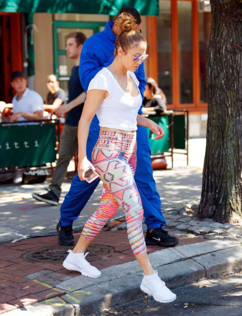 Jennifer Lopez Stills Out in New York Images 4