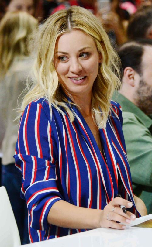 Kaley Cuoco at The Big Bang Theory Panel at Comic-con International in San Diego 10