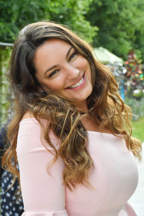 Kelly Brook Stills at Hampton Court Flower Show in London 11