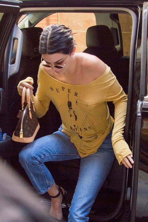 Kendall Jenner Out and About in New York Photos 9