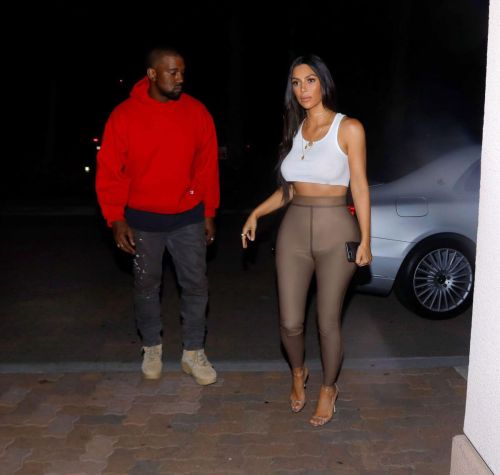 Kim Kardashian and Kanye West Out in Sherman Oaks 5