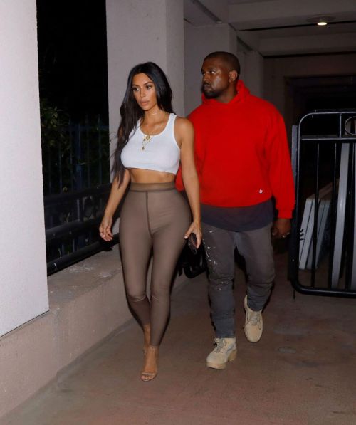 Kim Kardashian and Kanye West Out in Sherman Oaks 7