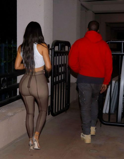 Kim Kardashian and Kanye West Out in Sherman Oaks 8