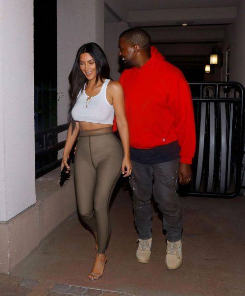 Kim Kardashian and Kanye West Out in Sherman Oaks 11