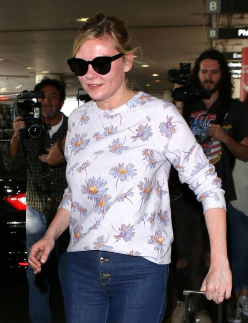 Kirsten Dunst Stills at LAX Airport in Los Angeles 5