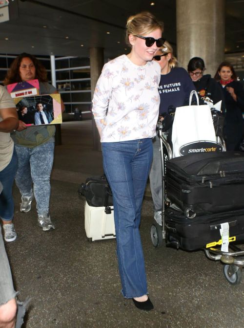 Kirsten Dunst Stills at LAX Airport in Los Angeles 9