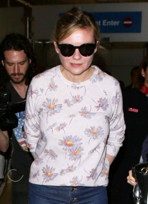 Kirsten Dunst Stills at LAX Airport in Los Angeles 12