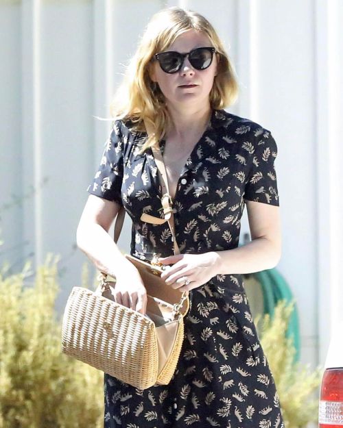 Kirsten Dunst Stills Out in Toluca Lake 1