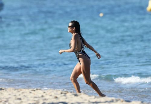 Kourtney Kardashian Stills Out Shopping in Saint-Tropez 8